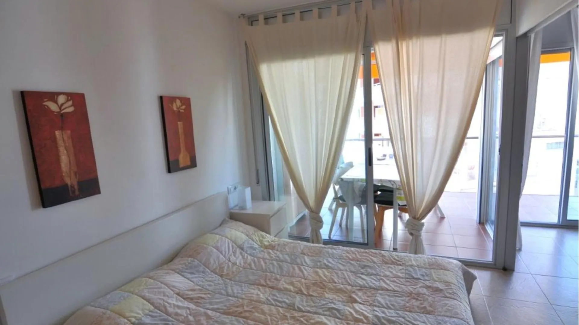 Rnet - Apartment Roses Les Marines Gregal