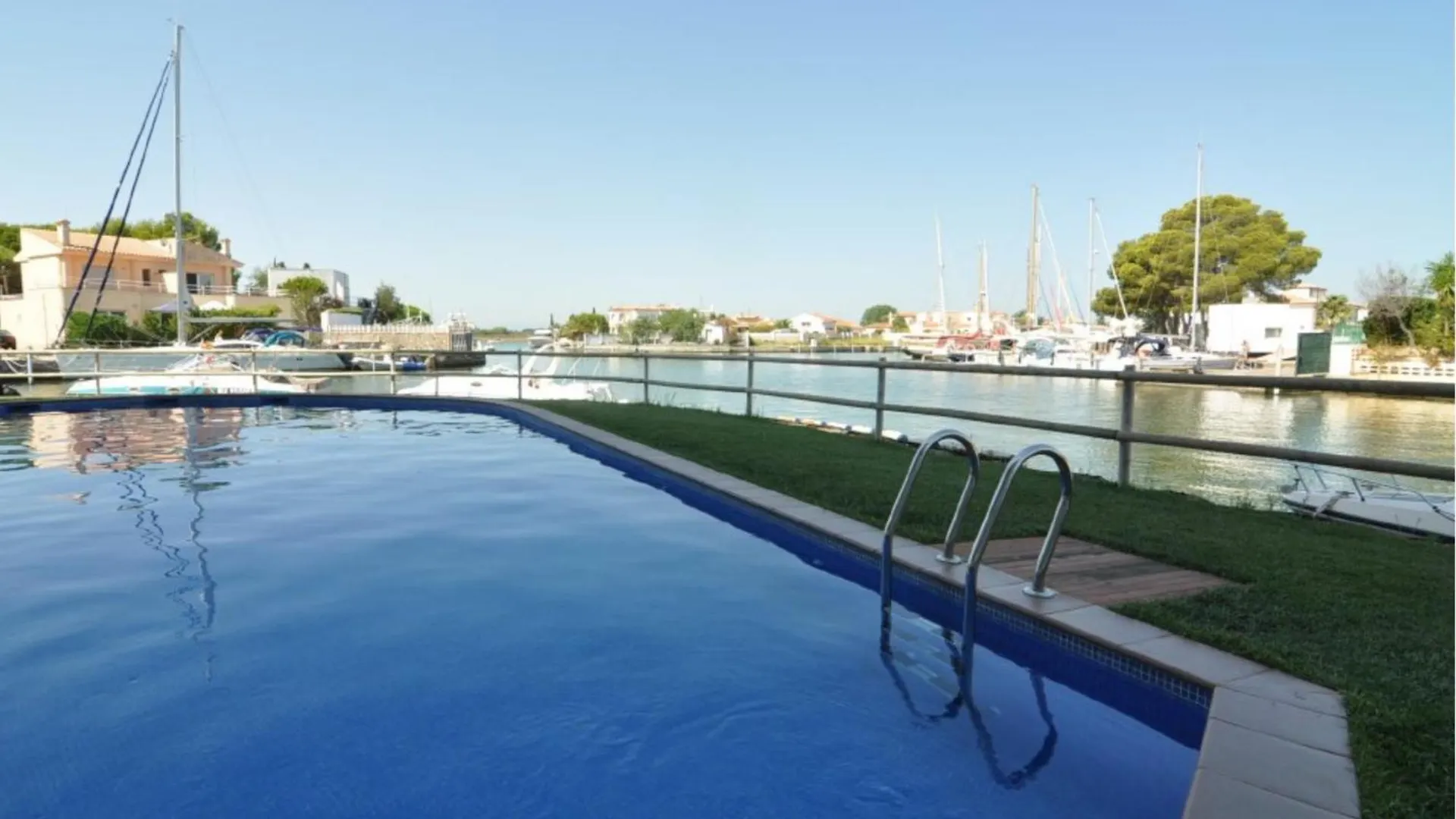 Rnet - Apartment Roses Les Marines Gregal